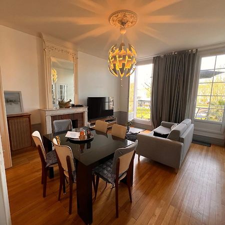 La Colbertine - Charming Apartment In Place Colbert Rochefort  Exteriör bild